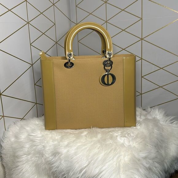 💯Authentic LADY DIOR PATENT LEATHER HANDBAG🍀